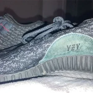 Adidas Yezzy (yzy) shoes men’s size 8 used !! Great looking price !!! $300 OBO Amazon.com | adidas Mens Yeezy Boost 350 V2 Zebra White  main image 4